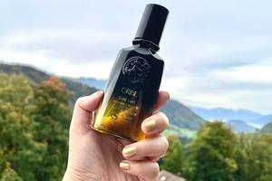 Overview of Oribe Gold Lust Nourishing Hair Oil